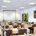 Appart'city Confort Ovalie I מלון דירות 3*